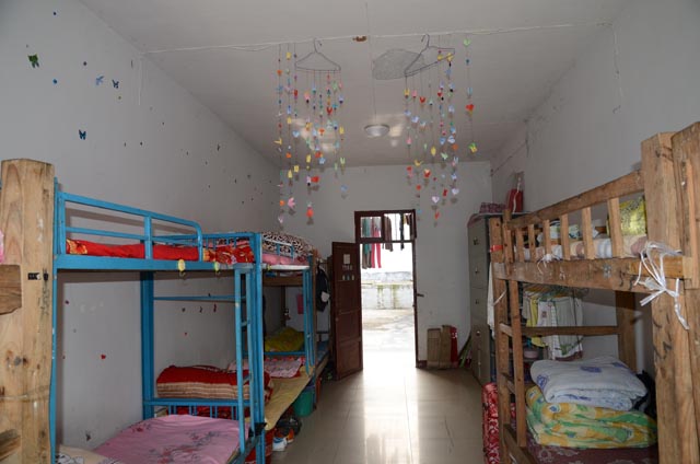 蓬安中学 宿舍图片