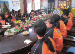 珍珠班学生到三祖寺学习就餐礼仪